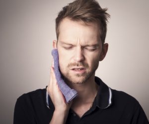 Zahnschmerzen Verhalten bei akuten Zahnproblemen und Zahnschmerzen